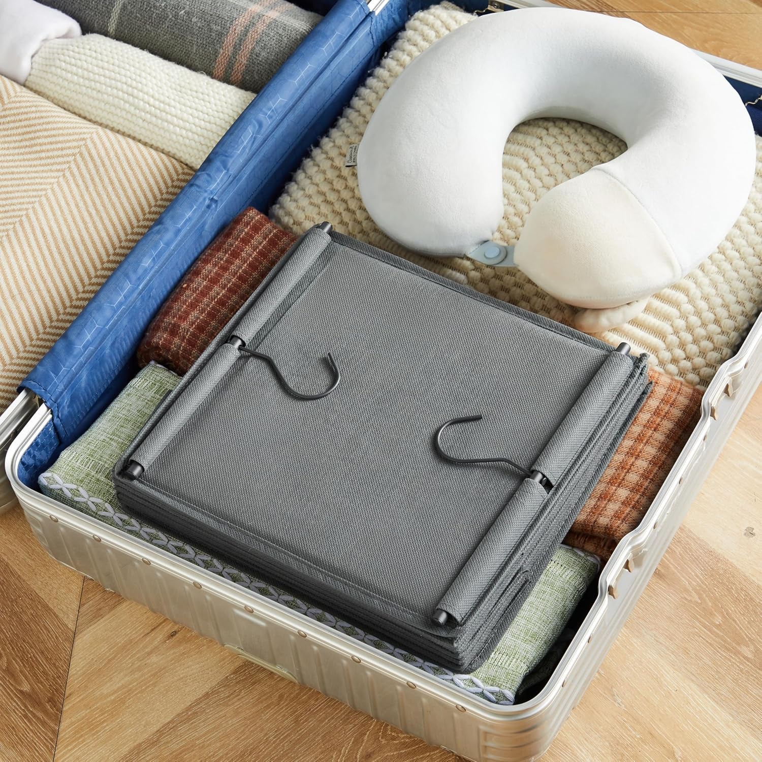 6 Tier Shelf Hanging Closet Organizer, Closet Hanging Shelf with 2 Sturdy Hooks for Storage, Foldable (Grey)